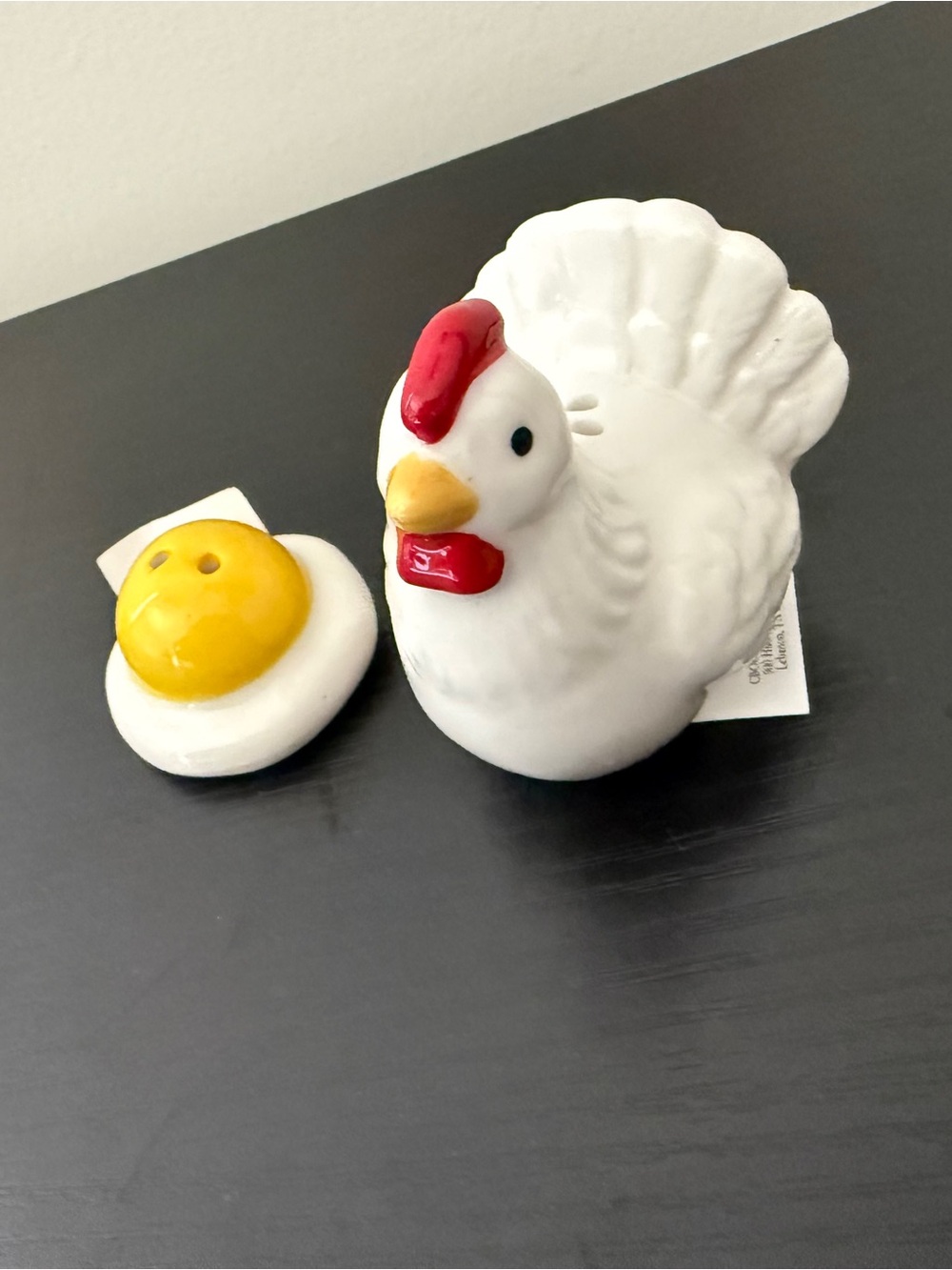 Cracker Barrel White Ceramic Hen and Sunny Yellow Egg Mini Salt Pepper Shakers - Picture 5 of 5